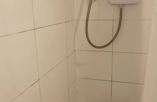 North Glasgow Apartment | Glasgow Apartment Free Parking