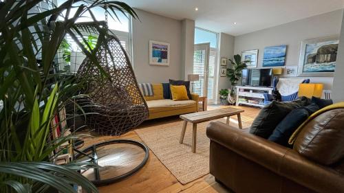 Partick Apartment | Glasgow Harbour Clyde Waterfront Apartment