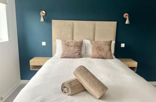 Dalmarnock House | Glasgow Home - 5 Bedrooms 4 Bathrooms - Private Parking