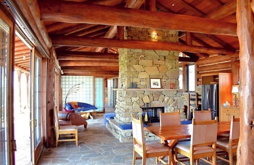 Roberts House | Glass Cottage Overlooking Beartooth Mountain Range