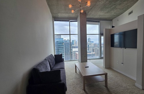LoDo Condo | Glass House 21st Floor Condo with Amazing View