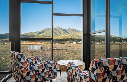 Fort Valley House | Glass House ~ Amazing mountain views, Sauna, EV, Games, Private + MORE!