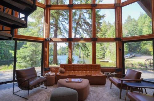 Saunders Lake House | Glass House