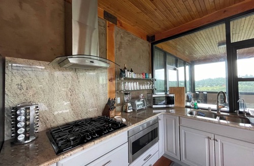 Zuzax House | Glass House with Hot Tub and Sauna