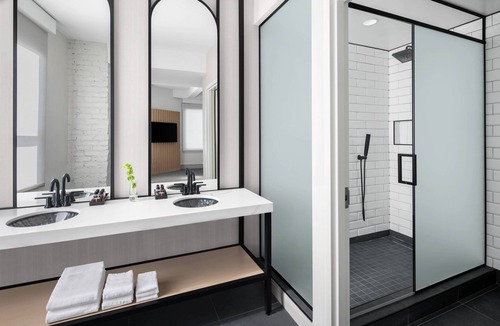 Downtown Hotel | Glass Light Hotel & Gallery, Autograph Collection