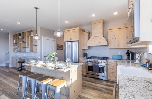 Roads End House | Glass Tides Retreat Beach Access | Elevator