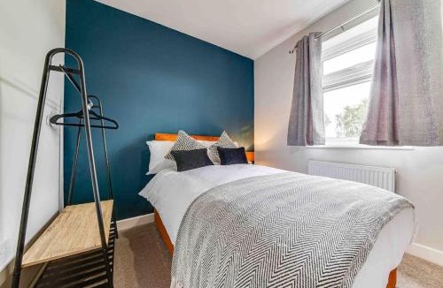 Thurnscoe House | Glasswing Stays The Collier's Rest