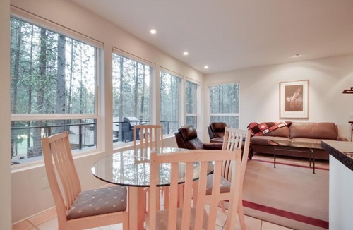 Black Butte Ranch House | Glaze Meadow 252