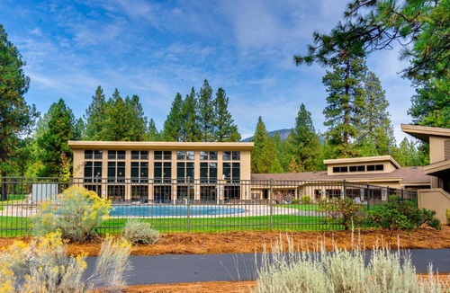 Black Butte Ranch House | Glaze Meadow 252