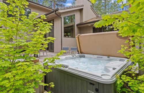 Black Butte Ranch House | Glaze Meadow 376