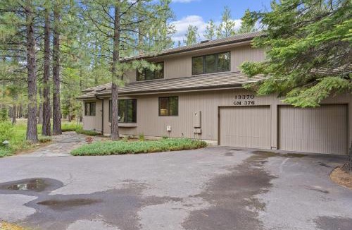 Black Butte Ranch House | Glaze Meadow 376