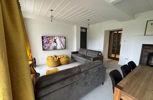 Sion Mills Apartment | Glebe House