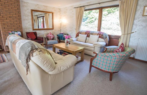 Innerleithen House | Glede Knowe Guest House