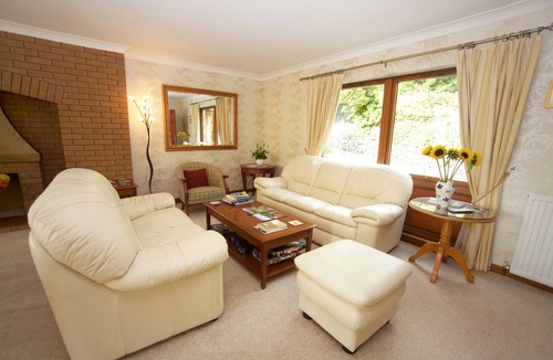 Innerleithen House | Glede Knowe Guest House