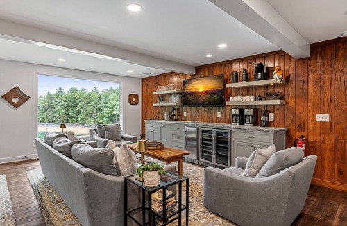 Blue Ridge Cabin | Gleesome Inn - Waterfront | Private Dock | Stunning Views!