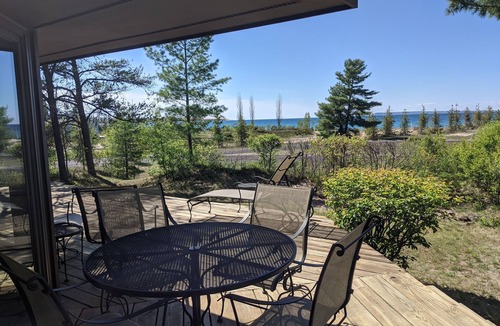 Glen Arbor Cottage | Glen Arbor – on Sleeping Bear Bay
