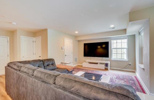 Glen Burnie House | Glen Burnie Vacation Rental w/Private Deck!
