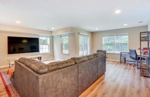 Glen Burnie House | Glen Burnie Vacation Rental w/Private Deck!
