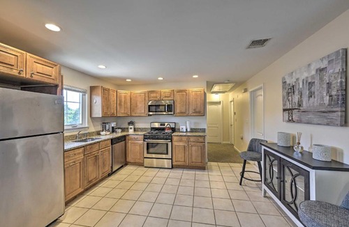 Glen Cove House | Glen Cove Home: Walk to Boardwalk + Dining!
