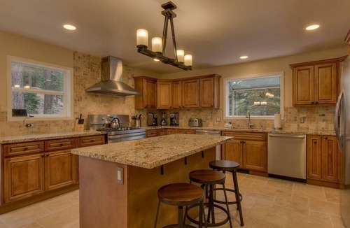 Country Club Estates House | Glen Eagles 9 BR-Spa,Sauna,Pool Table,AC