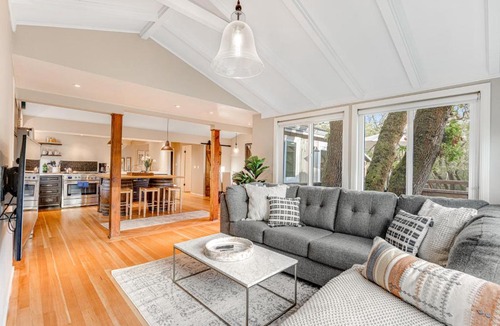 Glen Ellen House | Glen Ellen Getaway