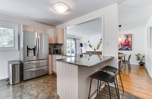 Glen Ellyn House | Glen Ellyn Home: Walk to Downtown Dining & Shops!