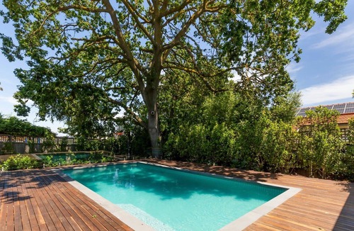 Glen Iris House | Glen Iris Road (Heated Pool)