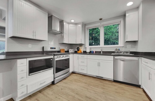 Queensbury House | Glen Lake Sunset Escape