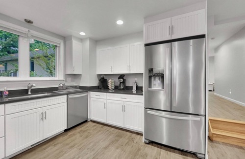 Queensbury House | Glen Lake Sunset Escape