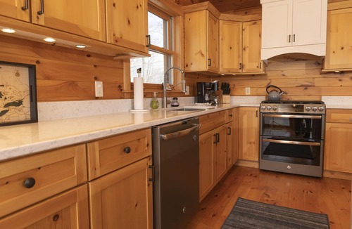 Maple City House | Glen Light Cabin - Glen Lake Ridge-Top Retreat - Rare Summer Weeks Open