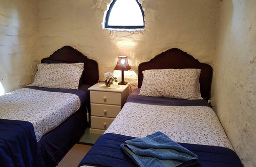 Clare Bed & Breakfast | Glen Morris, Wuthering Heights ~ Dog friendly