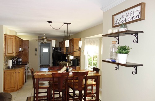 Narvon House | Glen Oaks Colonial House