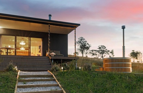 Windeyer Apartment | Glenayr Farm - Studio Villa - Rosé