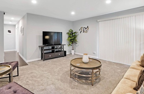 Glendale Heights House | Glendale Heights Rental- Windsor Ln