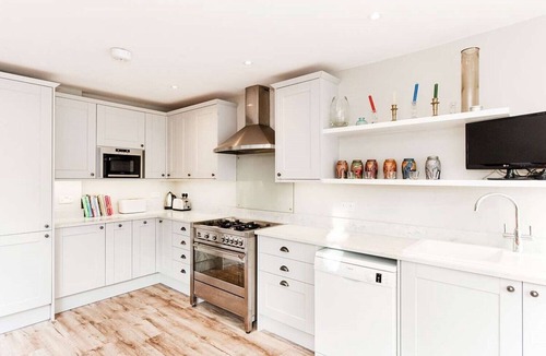 Thamesfield House | Glendarvon Street | Pro-Managed