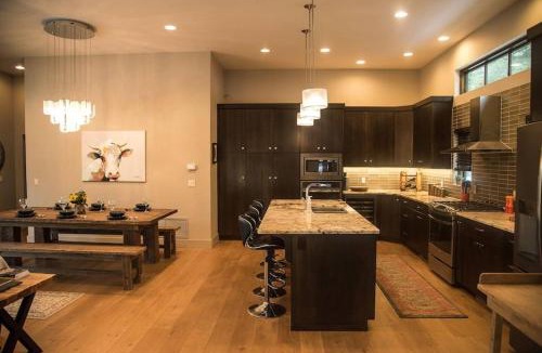 Columbia Falls House | Gleneagles Golf Course Retreat With Hot Tub