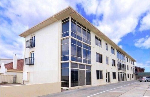 Glenelg North Apartment | GLENELG beach front 2 BEDROOM UNIT