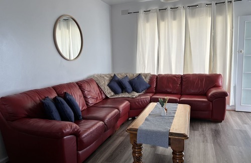 Glenelg North Apartment | GLENELG beach front 2 BEDROOM UNIT