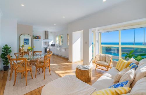 Glenelg North House | Glenelg Beach House With Private Beachfront Pool