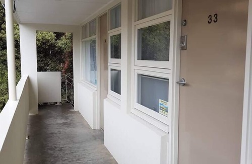 Glenelg Apartment | Glenelg Central Studio | wifi + parking