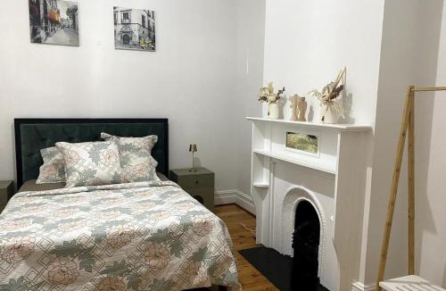 Glenelg South House | Glenelg - Charmer