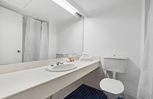 Glenelg Hotel | Glenelg Dockside Motel