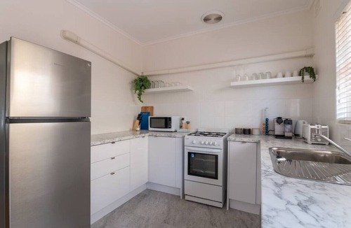 Glenelg East Apartment | Glenelg Gem 4 - Superb Location