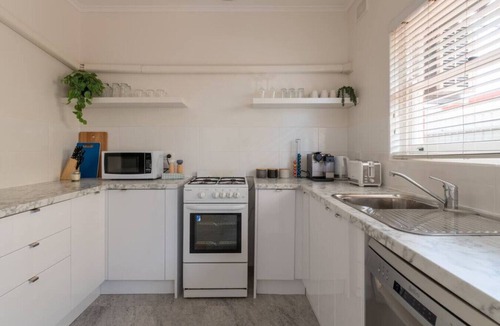 Glenelg East Apartment | Glenelg Gem 4 - Superb Location