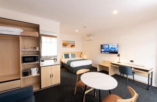 Glenelg North Hotel | Glenelg Motel