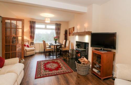 Strathblane House | Glenfinglas Dam Cottage