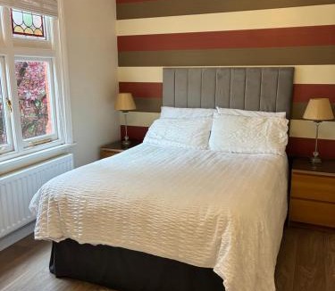 Hampton-in-Arden Bed & Breakfast | Glenlyon Flat - NEC