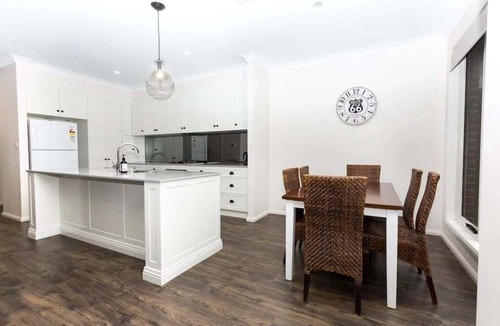 Wagga Wagga Apartment | Glen’s Inner City Escape - CBD Central