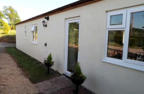 Usk House | Glenview Lodge accommodation, Monmouthshire