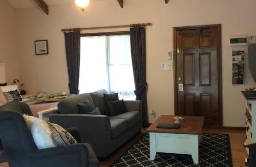 Emerald Apartment | Glenview Retreat Luxury Accommodation